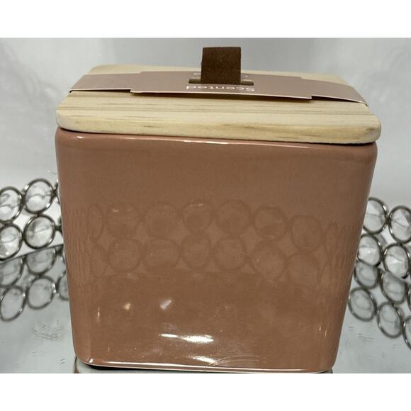 Huntington Home Fall Soy Scented Candle Amber, Leathery Guaiacwood & Sandalwood - Picture 6 of 8